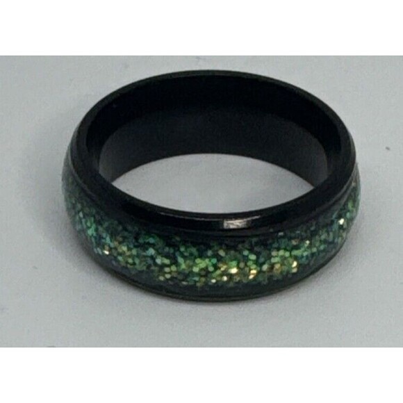 Modern Minimalist Green Glitter Inlay Black Stainless Steel Ring In 8 Size - Picture 1 of 7